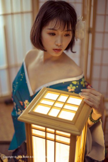 丝袜银行职员足交在线免费