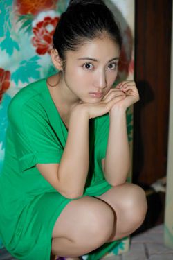 乌云遇皎月